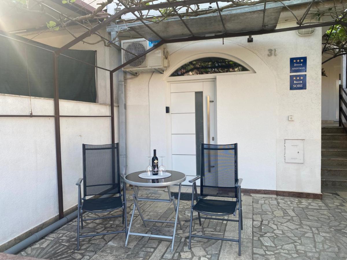 Erhart Apartment *